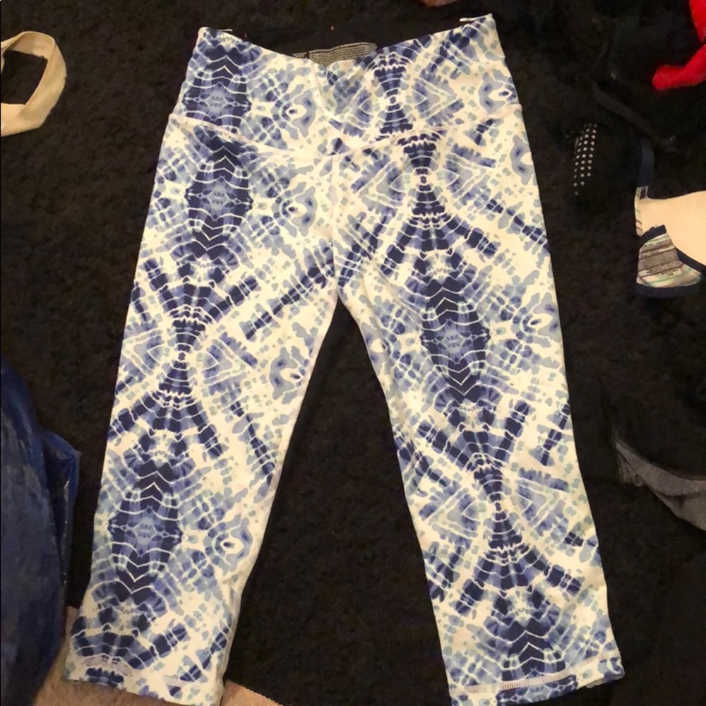 Victoria’s Secret cropped leggings